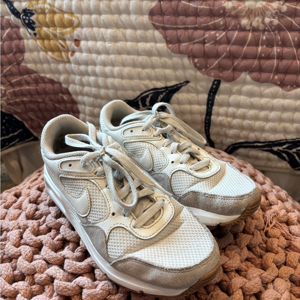 Women’s Nike Air White Sneakers 6 - Picture 2 of 5